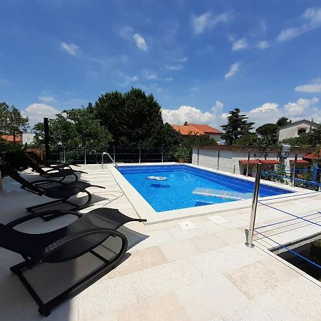 Apartment Hana With A Private Pool Malinska Kültér fotó